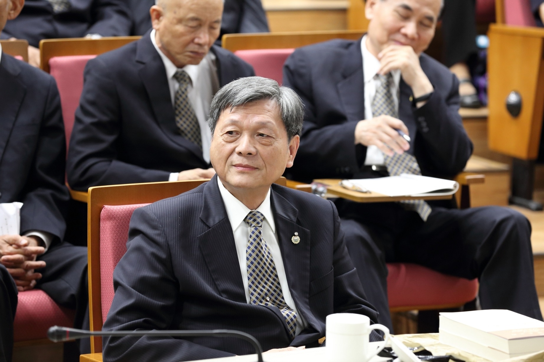 校長陸點師