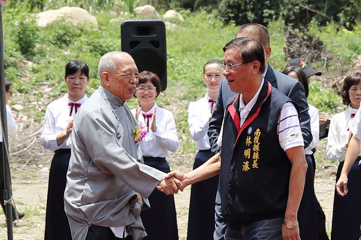 韓老點傳師及南投縣長林明溱