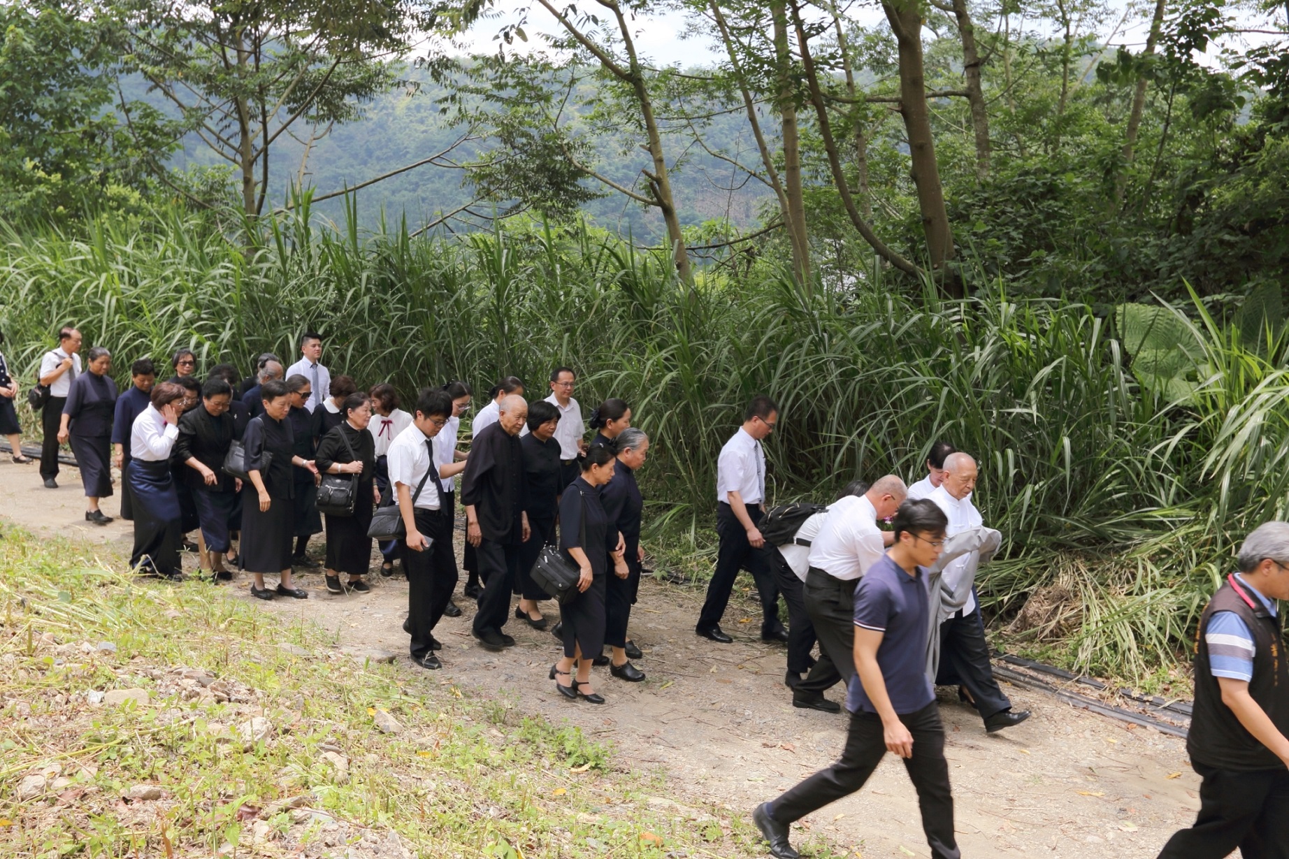 禮成步行出會場