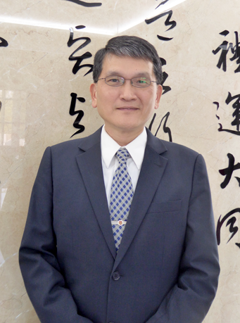 校長：唐經欽